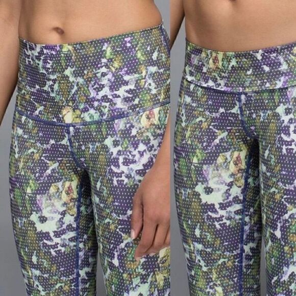 Lululemon High Rise Wunder Under Crop II Roll Down Floral Iris Print size 4 - Picture 12 of 12